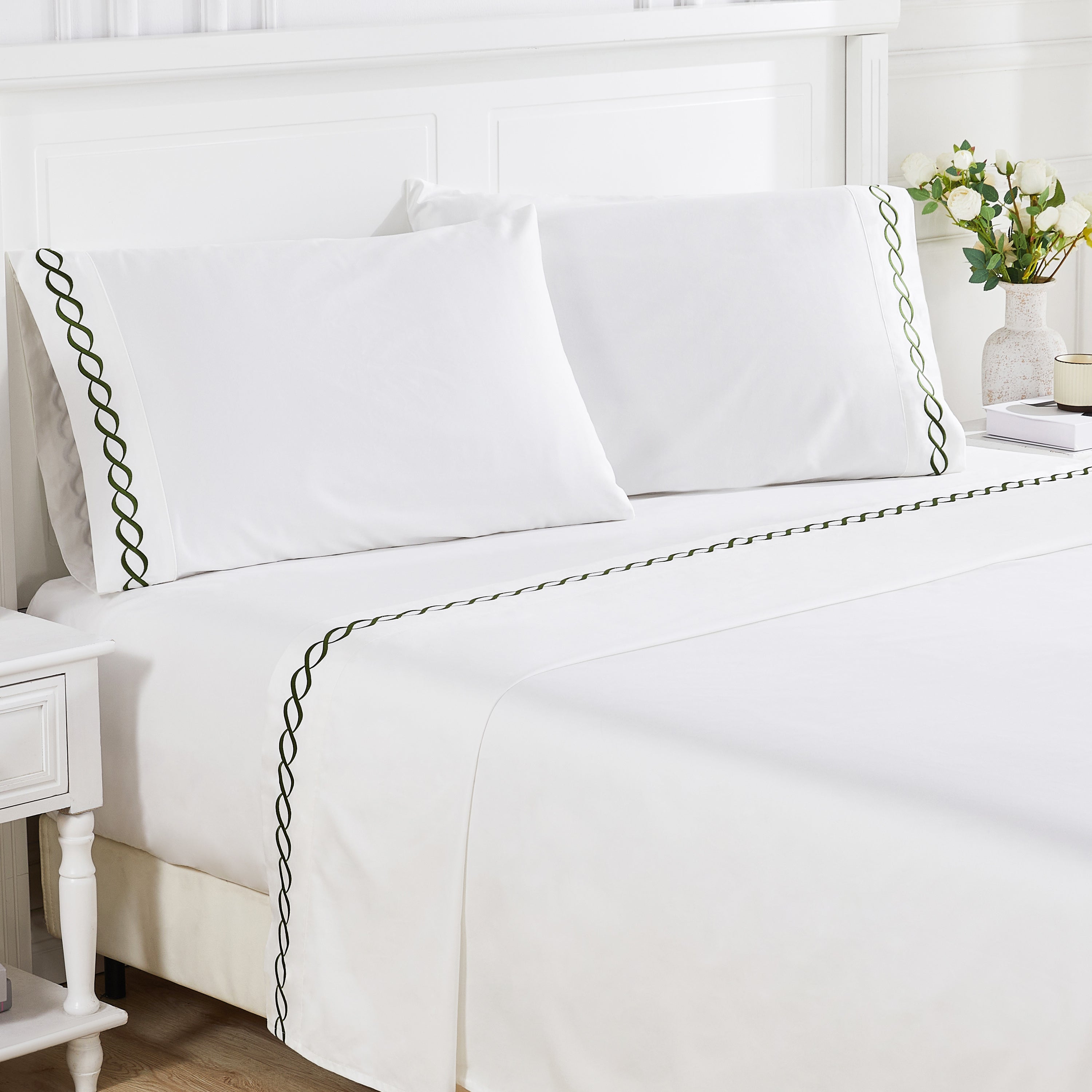 600 Thread Count Rope Embroidered Sheet Set